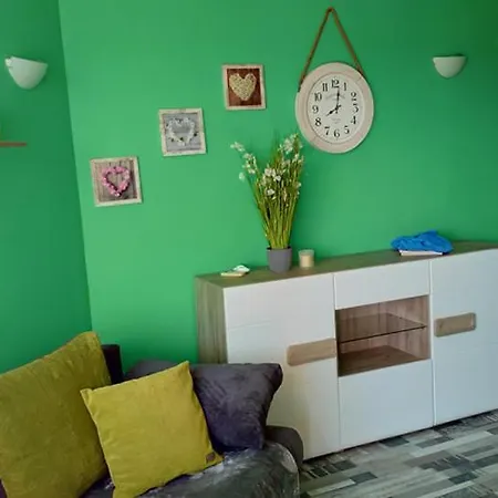 Amadeus 5 , Green Studio Апартамент *